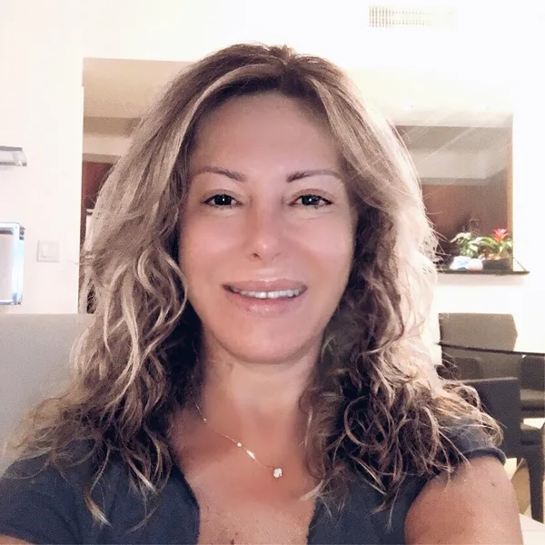 1629134084260.jpg Zülfü Livaneli'nin şarkıcı kızı Aylin Livaneli sessiz sedasız evlendi! Düğünden kareler günler sonra ortaya çıktı-6