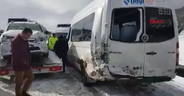 Karayolunda Zincirleme Kaza Trafik Durdu Takvim