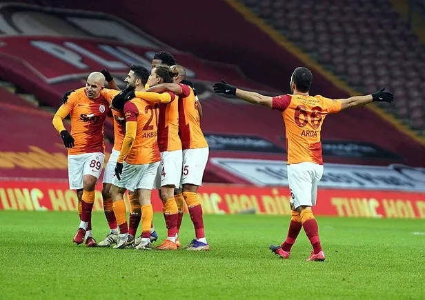 220-gun-sonra-formasina-kavusan-galatasarali-fernando-musleradan-itiraf-dun-gece-uyuyamadim-1611169732289.jpeg