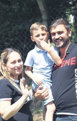 6 yıl sonra çıkan 'baba' kelimesi aileyi mutluluktan uçurdu