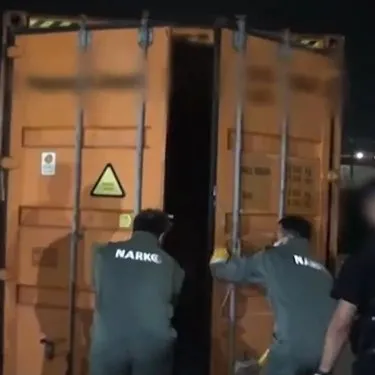 İstanbul’da NARKOÇELİK-20 operasyonu! Güney Amerika’dan kokain sevkiyatı engellendi: 373 kg ele geçirildi 9 şüpheli yakalandı
