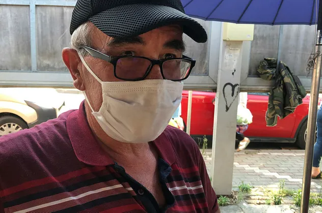 İzmit’te bir halk pazarında sırtından vuruldu, o satışa devam etti