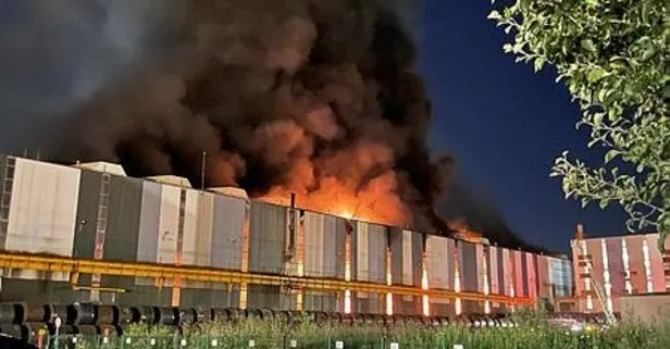 Kocaeli’nin İzmit ilçesinde demir çelik fabrikasında korkutan yangın! Asit tanklarına sıçramadan söndürüldü