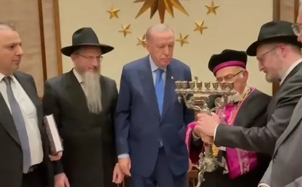 son-dakika-baskan-erdogan-yahudileri-kabul-etti-1640200563744.jpg