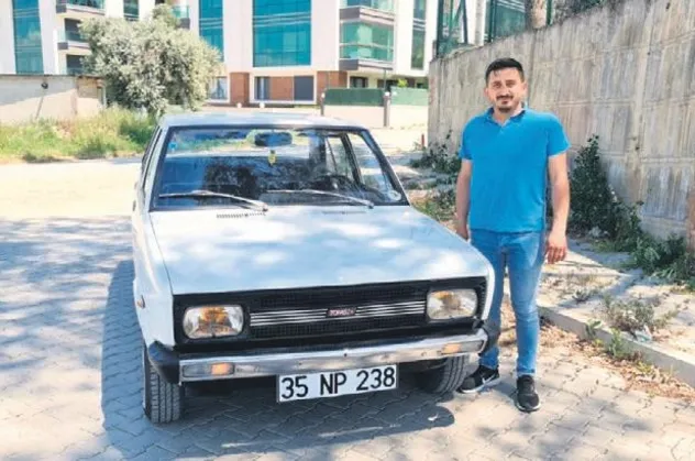 İzmirli Hasan Karadişoğlu 79 model klasik aracını streç filmle kaplayarak koruyor