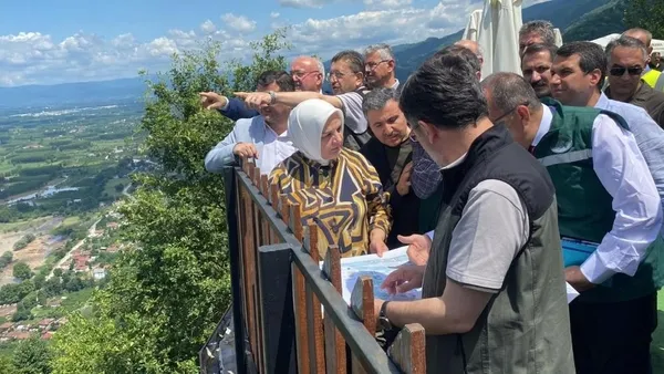 karadeniz-sele-teslim-oldu-dereler-tasti-yollar-gole-dondu-evleri-su-basti-ankara-istanbul-yonu-trafige-kapali-1688994798527.jpg Karadeniz sele teslim oldu: Dereler taştı, yollar göle döndü, evleri su bastı! Ankara-İstanbul yönü trafiğe kapalı... | Zonguldak, Bartın, Bolu son durum-10