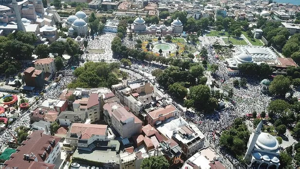 Son dakika: Zincirler kırıldı! Ayasofya-i Kebir Cami-i Şerifi Başkan Erdoğan'ın katılımıyla 86 yıl sonra ibadete açıldı-5