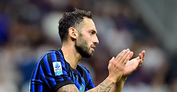 Hakan Çalhanoğlu Inter'in Şampiyonlar Ligi kadrosunda