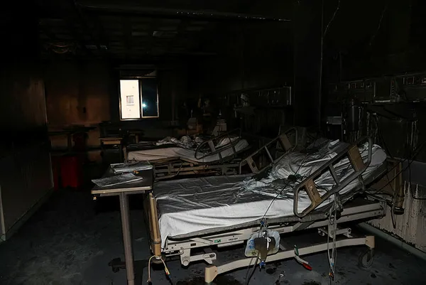 gaziantepteki-hastanede-cikan-yanginda-olu-sayisi-12ye-yukseldi-1608536045544.jpg Gaziantep'teki hastanede çıkan yangında ölü sayısı 12'ye yükseldi-2