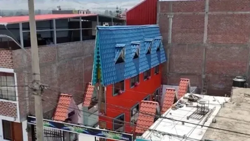 icine-girmek-cesaret-ister-63-cmlik-dunyanin-en-dar-evi-guinnesse-aday-1775311207635.jpg İçine girmek cesaret ister: 63 cm'lik dünyanın en dar evi Guinness’e aday-4