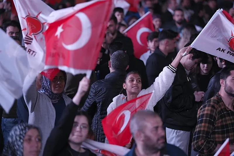 Başkan Erdoğan'dan AK Parti teşkilatına talimat! 81 il tam kadro sahada: Küskün seçmenin gönlüne girilecek-3