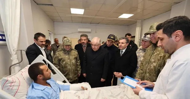 Yaralı askerden Bakan Yaşar Güler'i duygulandıran sözler: Her zaman güçlüyüz, cesuruz, hazırız...