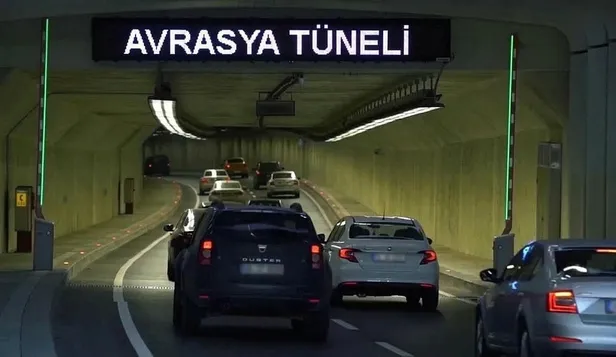6-yilda-97-milyon-arac-bakan-adil-karaismailoglu-acikladi-avrasya-tuneli-tunelcilik-alaninda-yeni-bir-cag-acti-1671602965589.jpeg 6 yılda 97 milyon araç! Bakan Adil Karaismailoğlu açıkladı: Avrasya Tüneli tünelcilik alanında yeni bir çağ açtı-3