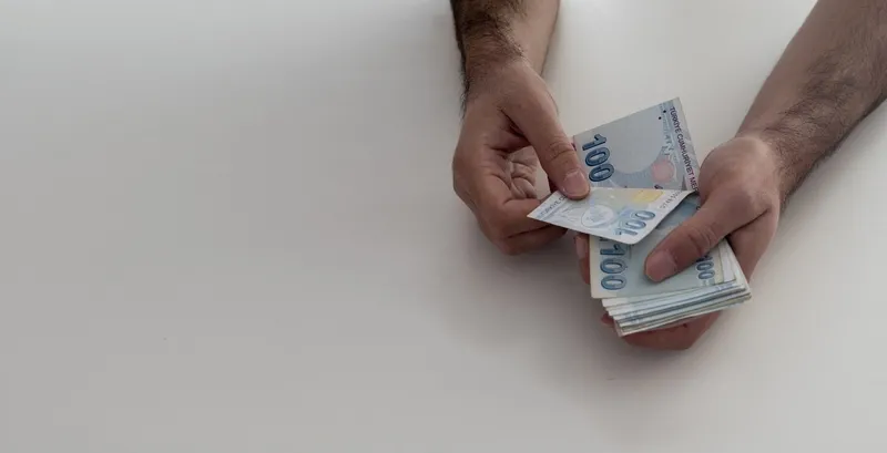 ssk-emekli-sandigi-bagkur-emeklisine-hasi-verildi-10025-11300-12315-tl-maas-donemi-bitiyor-21-22-24-zamla-en-d-1709969572289.jpg 10025 11300 12315 TL maaş dönemi sona erdi! SSK Emekli Sandığı BAĞKUR emeklisine müjdenin hası verildi! %21-22-24 zamla en düşük maaş...-9