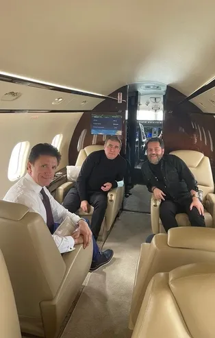 Galatasaray'ın efsaneleri Gheorghe Hagi ve Gheorghe Popescu Barcelona maçını tribünden takip edecek