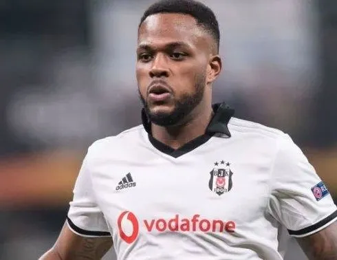 Cyle Larin’e Twente talip