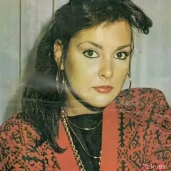 Yeşilçam'ın tescilli güzeli Aydan Şener son paylaşımıyla ortalığı yıktı geçti! “Zarafetin vücut bulmuş hali” - 4