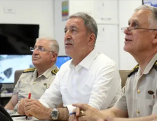 Bakan Akar "Pençe Harekatı"nı böyle yönetti