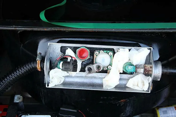 Ticaret Bakanlığı duyurdu! LPG yakıt tankında 115 kilogram asetik anhidrit ele geçirildi-1