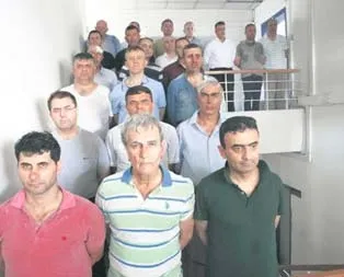 Gardiyanlarda silah çıktı
