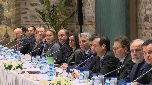 Hazine ve Maliye Bakanı Nureddin Nebati, ekonomistler ve akademisyenlerle bir araya geldi-4