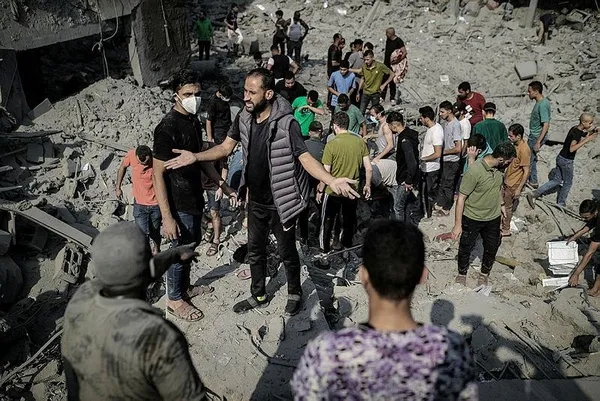 misirli-bassem-yousseften-abd-ve-avrupaya-israil-tepkisi-o-halde-siz-kendi-ulkenizi-teslim-edin-1698938076849.jpeg Mısırlı komedyen Bassem Youssef İsrail destekçilerine sert çıkıştı: O halde siz kendi ülkenizi teslim edin!-8