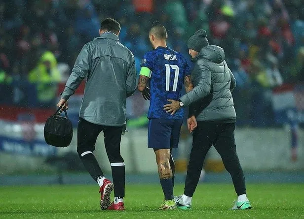 fenerbahce-maci-oncesi-trabzonspora-kotu-haber-marek-hamsik-sakatlandi-1633983316295.jpeg Fenerbahçe maçı öncesi Trabzonspor'a kötü haber! Marek Hamsik sakatlandı...-3