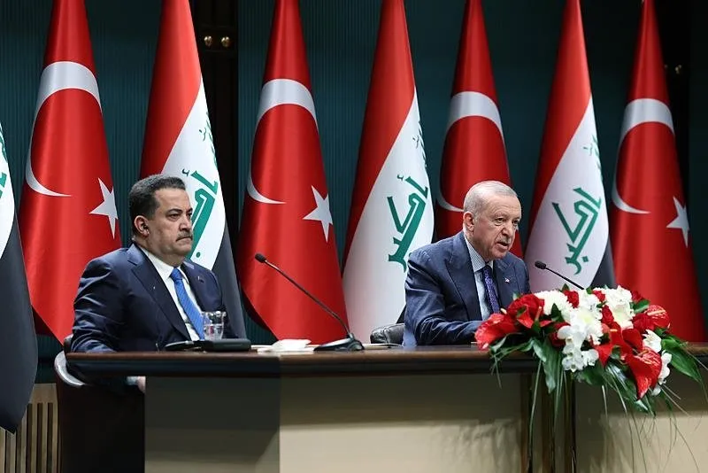 Başkan Erdoğan ve Irak Başbakanı Muhammed Şiya es-Sudani'nin huzurunda Türkiye ile Irak arasında 11 anlaşma imzalandı. (AA)