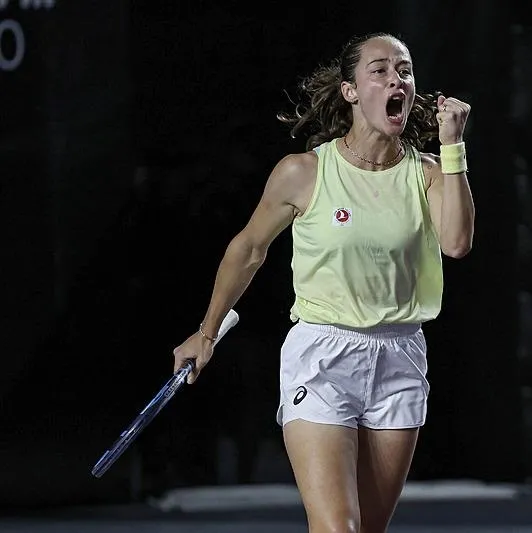 Zeynep Sönmez tarih yazmanın eşiğinde