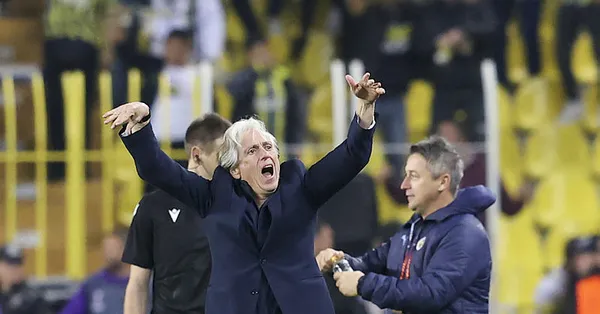 Son dakika Fenerbahçe haberleri... Sarı-Lacivertlilerin profesör doktoru Jorge Jesus! Yaptığı değişiklerle maçları kurtarıyor