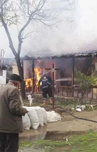 Çorum'da can pazarı! 6 kişilik aile zor kurtuldu