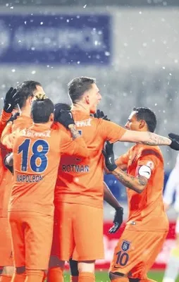 Medipol Başakşehir kupada gol olup yağdı!