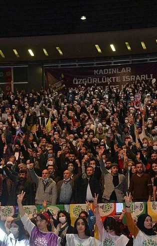 Elebaşı ve örgüt marşları söylenen HDPKK İstanbul kongresi soruşturmasında 12 kişi gözaltına alındı!