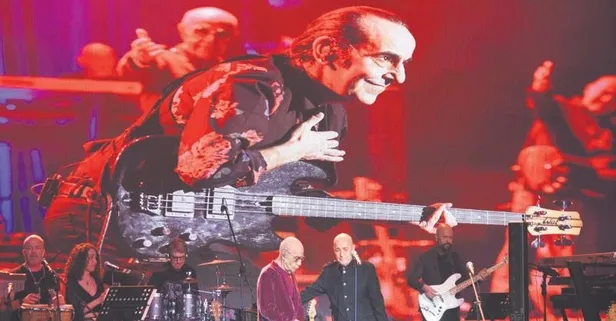 Özkan’sız MFÖ konseri! Gözyaşları içinde andılar