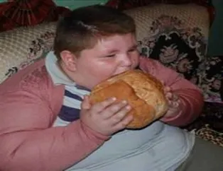 8 yaşında 100 kilo!