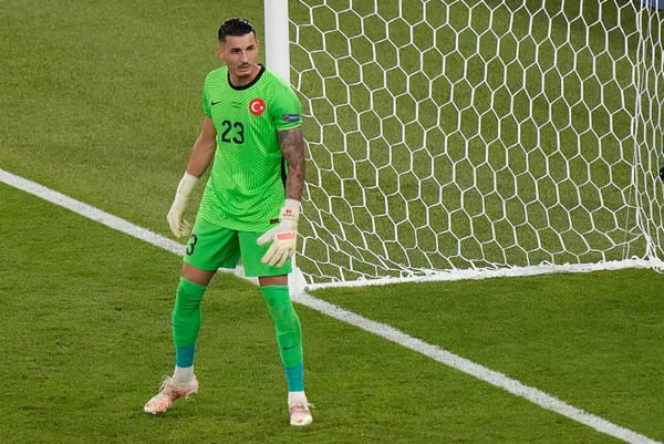 1625396510064.jpg Mourinho Uğurcan Çakır'dan vazgeçmiyor! Trabzonspor'dan transfere yeşil ışık-2