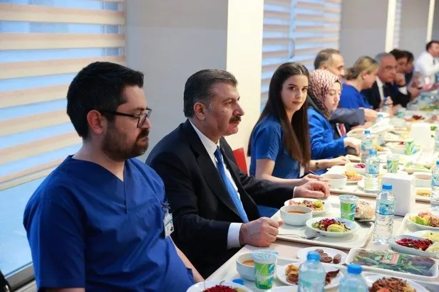 Sağlık Bakanı Fahrettin Koca maskesiz günlerin sinyalini verdi! "Bayramı bayram gibi yaşayacağız"-4
