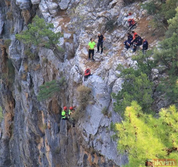 Türkiye Müslüme'ye ağlıyor! Müslüme’nin cenazesi dedesinin köyüne getirildi! Müslüme son yolculuğuna uğurlandı - 31