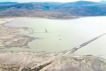 Lüks tatil beldesi Çeşme’de su kesintisi! Vatandaşlar tatili bırakıp evlerine dönmeye başladı