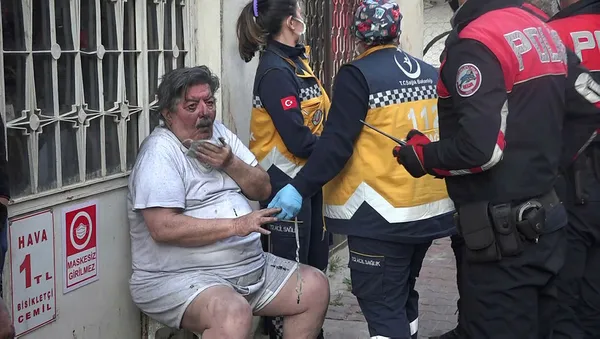 patates-kizartmak-icin-ocaktaki-tavaya-yag-koyup-uyuyakalan-yasli-adam-olumden-dondu-1618264613549.jpg Patates kızartmak için ocaktaki tavaya yağ koyup uyuyakalan yaşlı adam ölümden döndü!-2