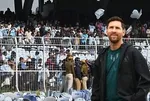 Hindistan’da Messi kaosu! Binlerce rupi ödediler yıldız futbolcuyu göremeyince sahayı birbirine kattılar