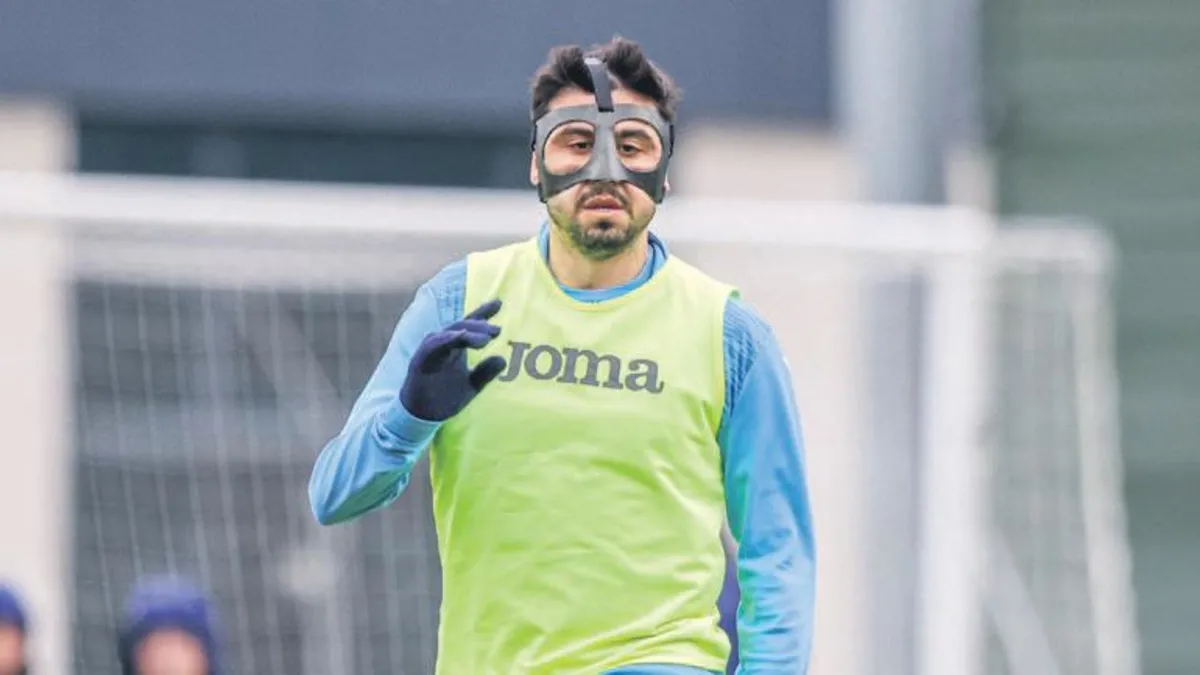 Ozan Tufan'ın burnu kırıldı!