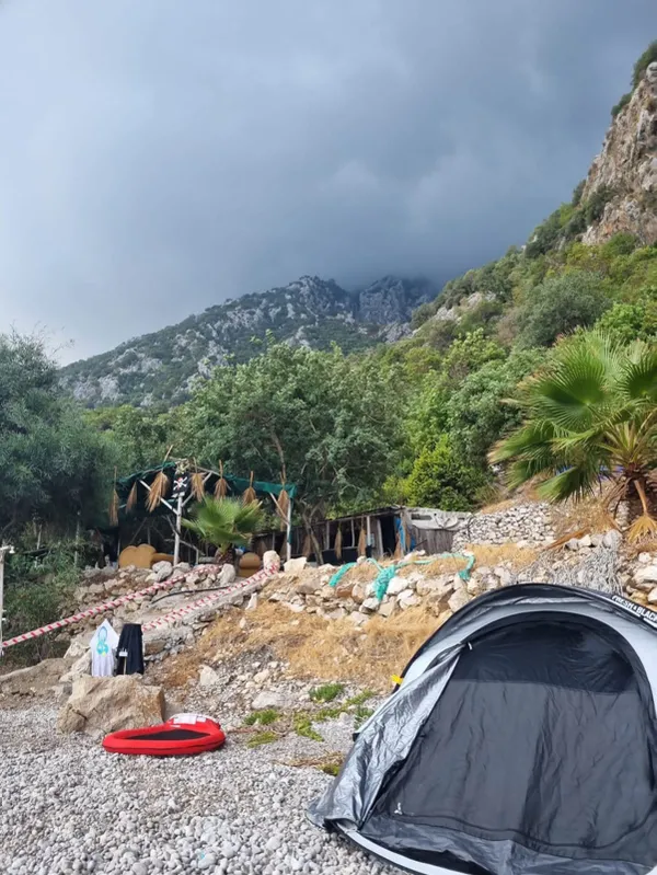 antalyada-haber-spikeri-hazal-bozkurtun-da-oldugu-tekne-denizde-alabora-oldu-deniz-suyunda-makarna-yaparak-hay-1666273367175.jpg Antalya'da haber spikeri Hazal Bozkurt'un da olduğu tekne denizde alabora oldu! Deniz suyunda makarna yaparak hayata tutundular-4
