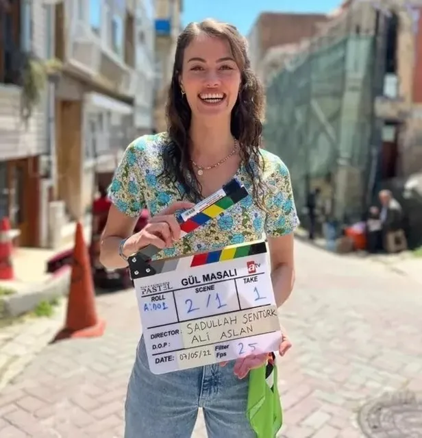 atv-gul-masali-17-bolum-final-canli-izle-gul-masali-final-mi-bitti-mi-neden-bitti-gul-masali-oyunculari-ve-kon-1665930261364.jpeg 🌹ATV YOUTUBE GÜL MASALI 17. BÖLÜM FİNAL İZLE! Gül Masalı neden bitti? Gül Masalı son bölüm izle kesintisiz, full, tamamı!-7