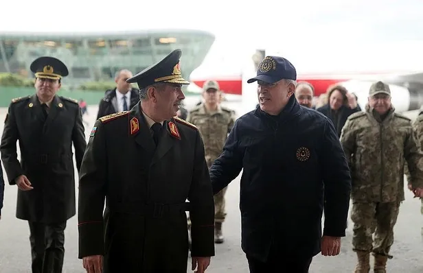 milli-savunma-bakani-hulusi-akar-azeri-mevkidasi-zakir-hasanov-ile-bir-araya-geldi-1670257343645.jpeg Milli Savunma Bakanı Hulusi Akar, Azeri mevkidaşı Zakir Hasanov ile bir araya geldi-5