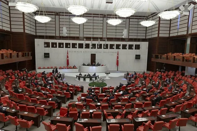CHP'li milletvekillerinden Meclis'te "trajikomik" önergeler! AK Parti'den açıklama geldi
