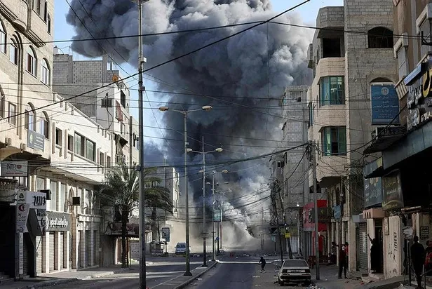 siyonist-israilin-gazze-seridinde-saldirilarinda-onlarca-bina-yikildi-1621012170850.jpeg Siyonist İsrail'in Gazze Şeridi'nde saldırılarında onlarca bina yıkıldı!-7