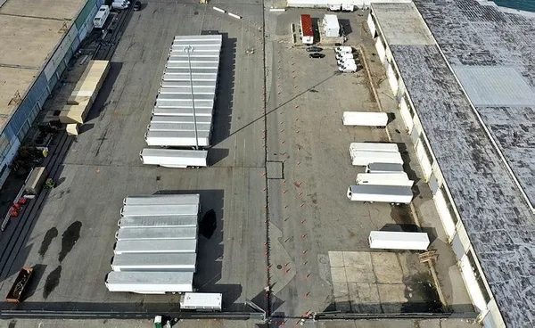 ABD'de koronavirüs kabusu sürüyor! New York'ta cesetler aylardır soğutmalı tırlarda bekliyor-5