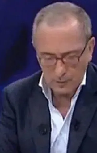 Dans etti diye Hande Sarıoğlu'nu işten kovan Fatih Altaylı ve Ahmet Hakan göbek atan doktora destek çıktı! Kim daha iyi kıvırıyor?