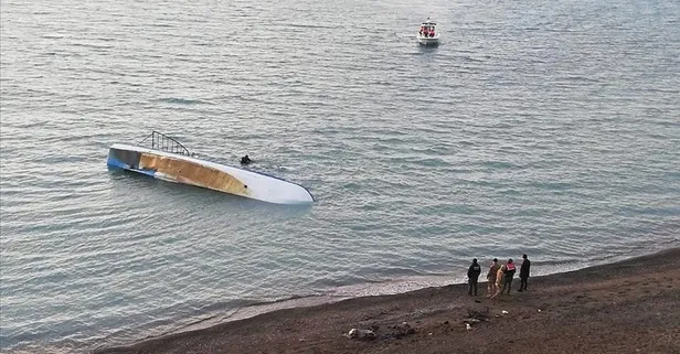 SON DAKİKA! İzmir Çeşme'de bir teknenin batması sonucu 5 düzensiz göçmen öldü